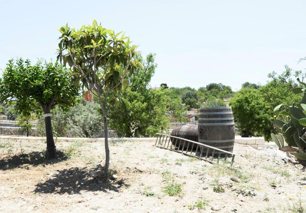 Jardinu Pension Noto Buitenkant foto